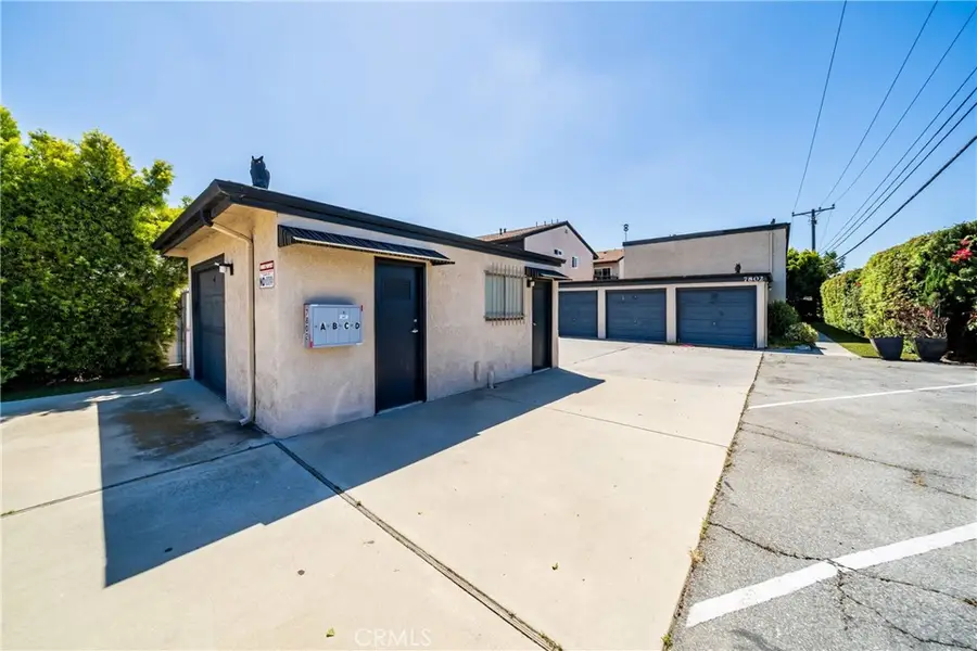 7802 Holt Dr, Huntington Beach, CA 92647 - #2