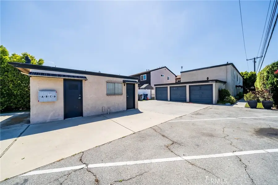7802 Holt Dr, Huntington Beach, CA 92647 - #3