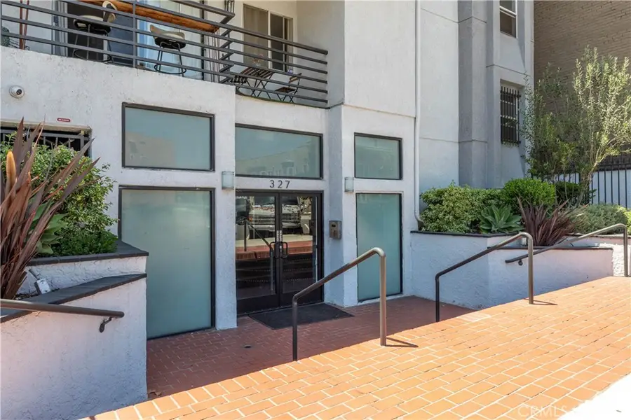 327 Chestnut Avenue #201, Long Beach, CA 90802 - #2