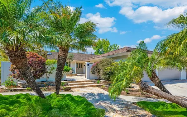 907 Cercis Place, Newport Beach, CA 92660