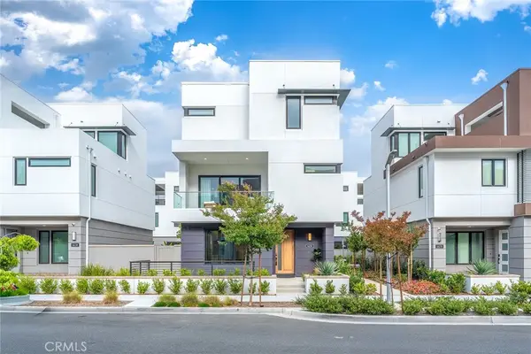 16158 Veterans Way, Tustin, CA 92782