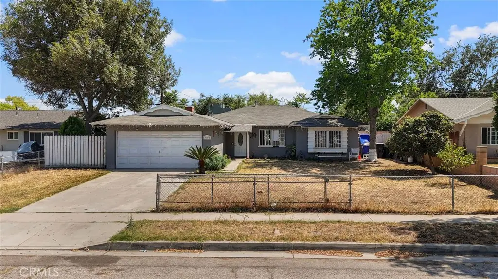 2795 W Victoria St, Rialto, CA 92376 - #1