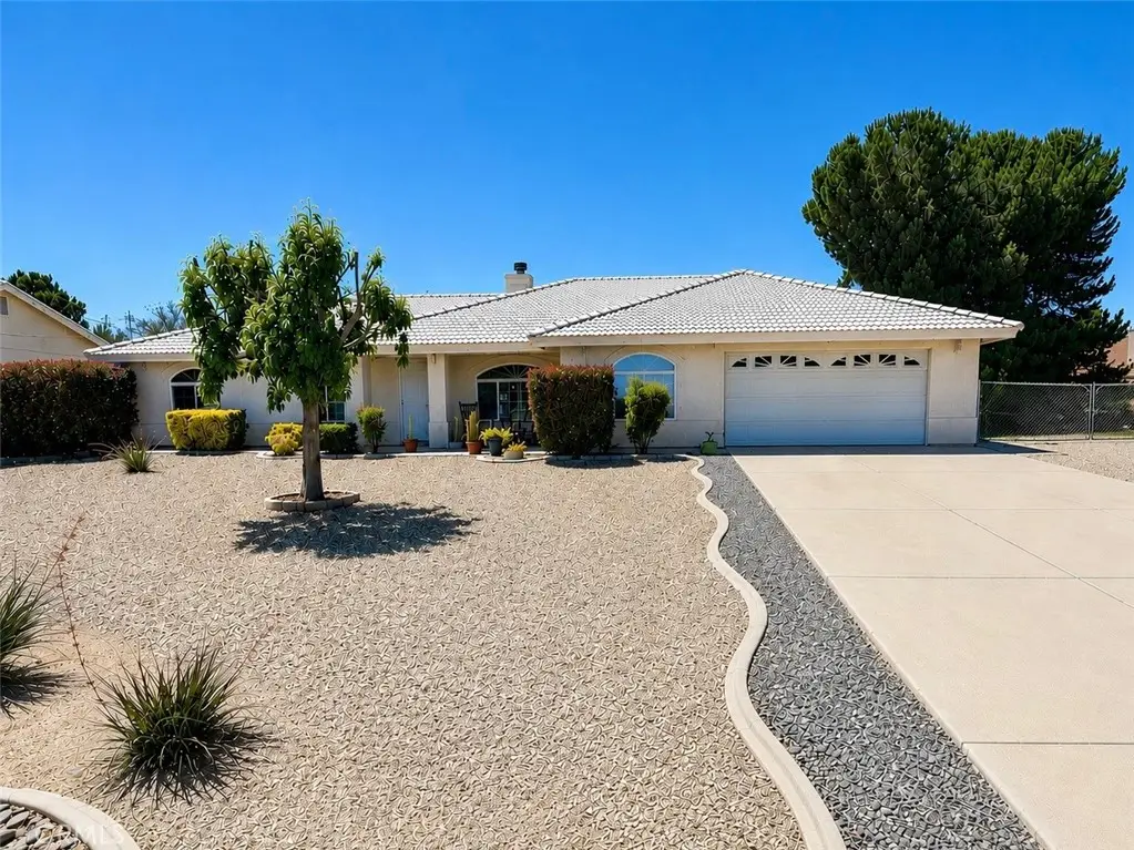 7592 Victor Ave, Hesperia, CA 92345 - #1