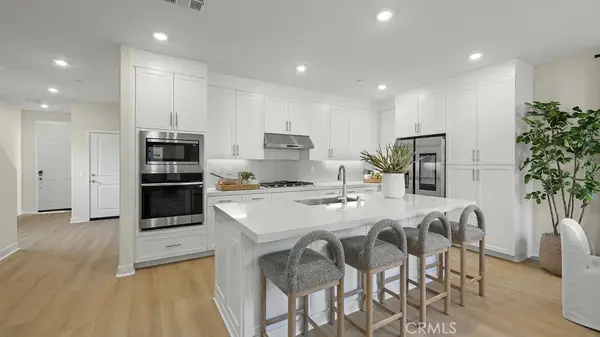 2038 Pyrenes Place, Santa Paula, CA 93060