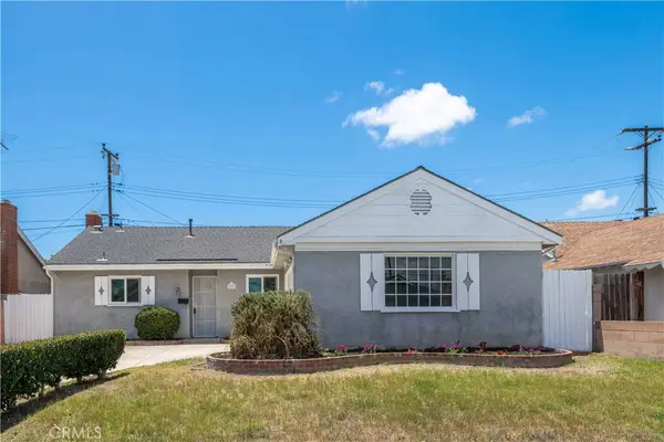 17081 Kampen Lane, Huntington Beach, CA 92647