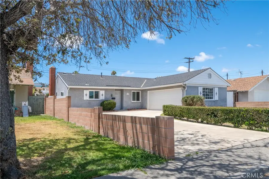 17081 Kampen Lane, Huntington Beach, CA 92647 - #2
