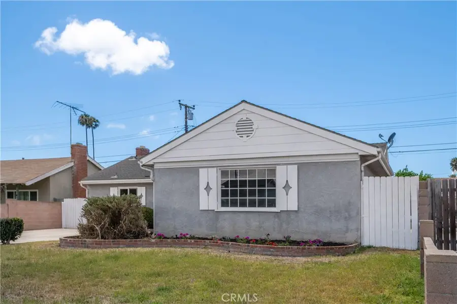17081 Kampen Lane, Huntington Beach, CA 92647 - #3