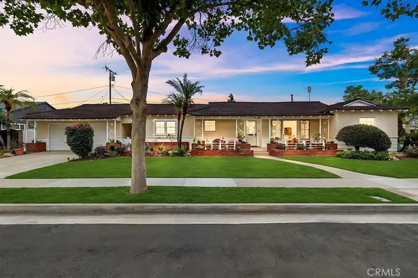 1901 N Greenbrier Street, Santa Ana, CA 92706
