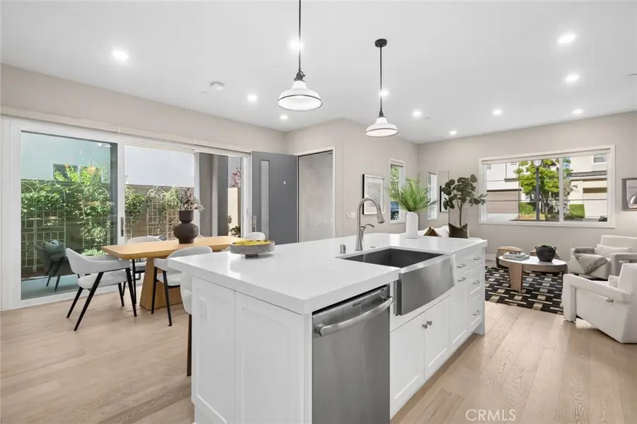 157 Crossover, Irvine, CA 92618 - #2