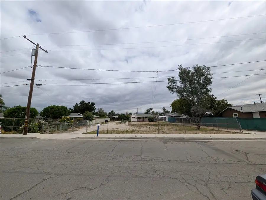 219 Maple, Colton, CA 92324 - #2