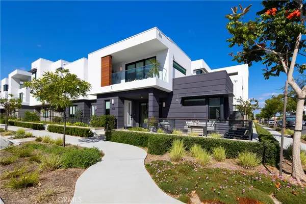 16398 Veterans Way, Tustin, CA 92782