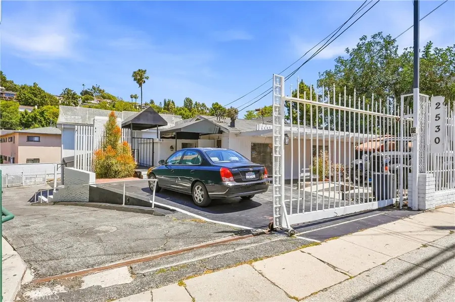 2530 Hyperion, Los Angeles, CA 90027 - #3