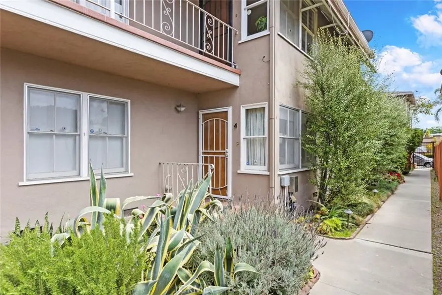1825 E 3rd Street #4, Long Beach, CA 90802 - #2