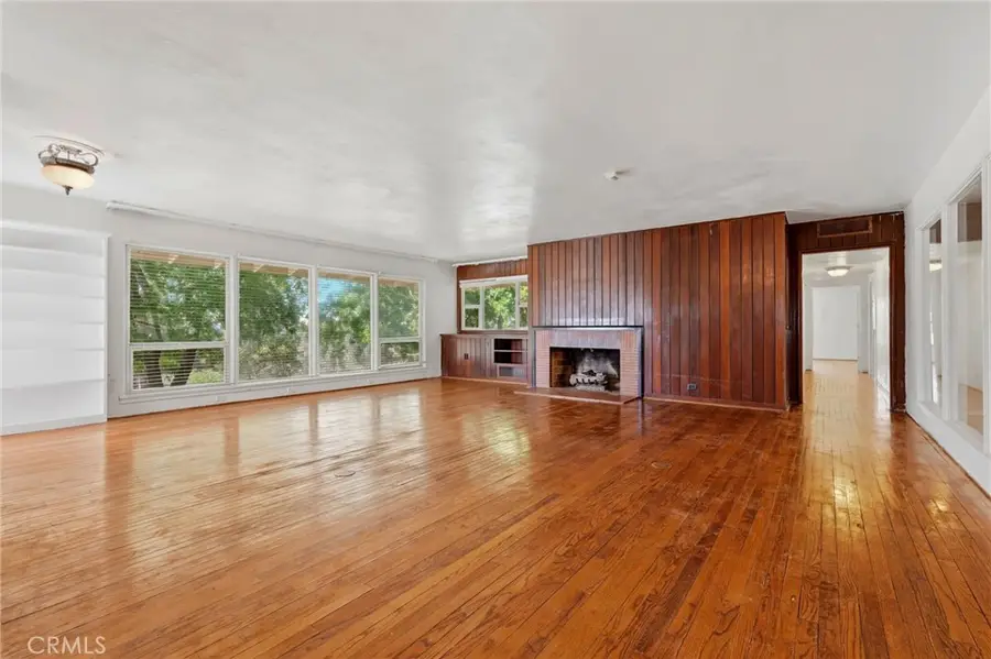 84 S Park St, Porterville, CA 93257 - #3