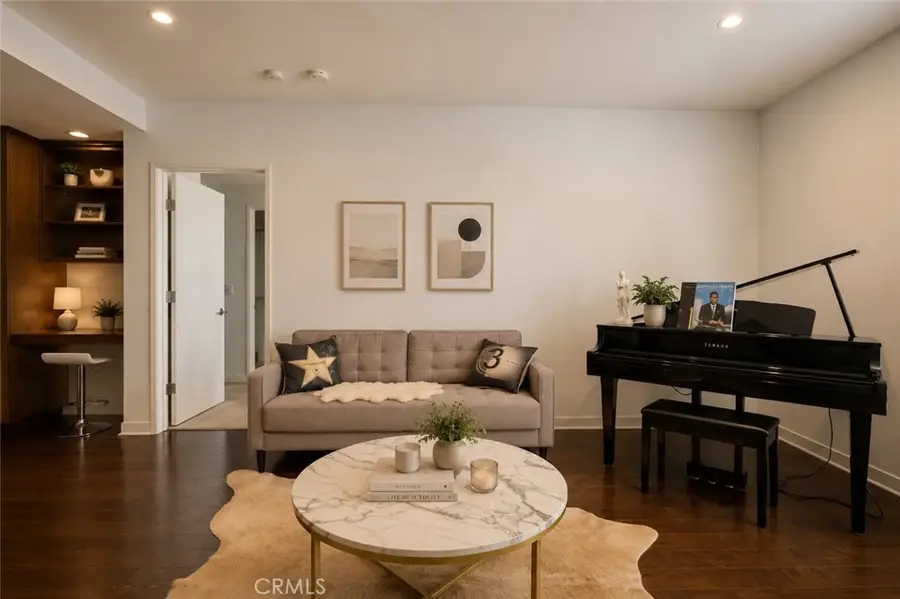 21301 Erwin Street #305, Woodland Hills, CA 91367 - #3