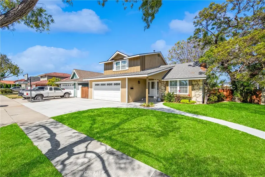 15802 Wicklow, Huntington Beach, CA 92647 - #2