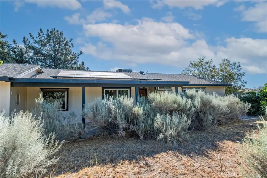 8623 Gobi Road, Phelan, CA 92371 - #2