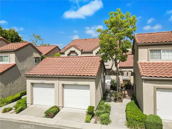 21852 Bahamas #16, Mission Viejo, CA 92692