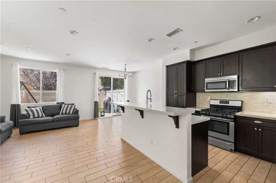 7611 N Honor, Van Nuys, CA 91405 - #2