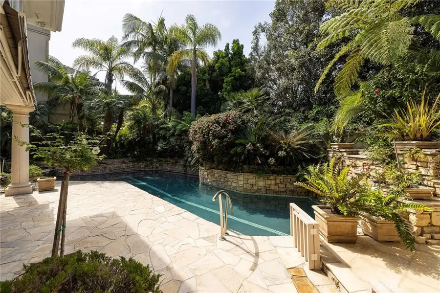 3 Weybridge Court, Newport Beach, CA 92660 - #2