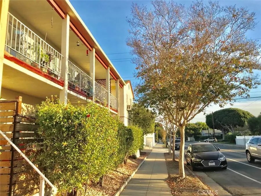 2302 Oak Street, Santa Monica, CA 90405 - #2