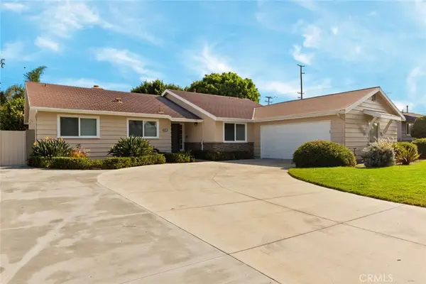 831 E Hoover, Orange, CA 92867