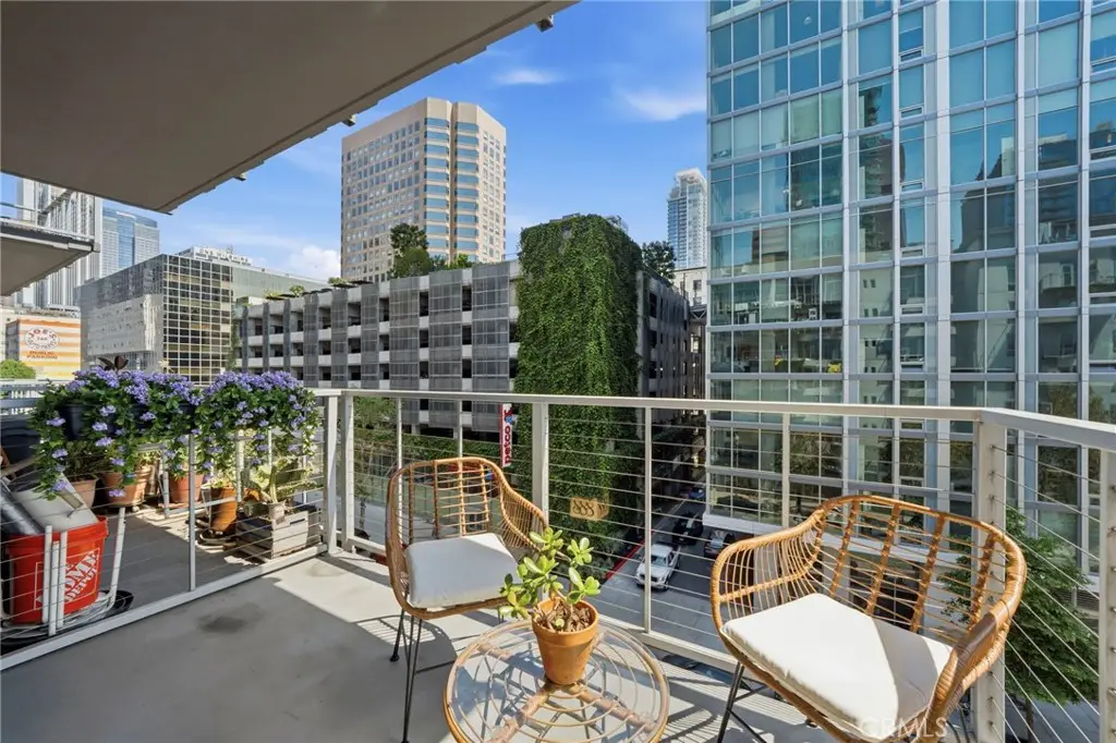 645 W 9th St #424, Los Angeles, CA 90015 - #1