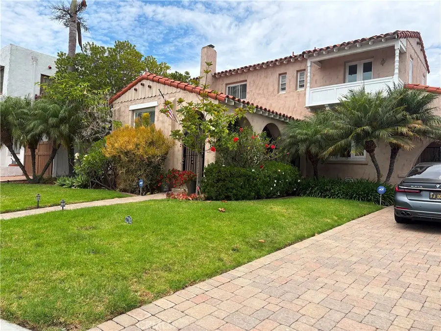 3647 Hyacinth, San Diego, CA 92106 - #3