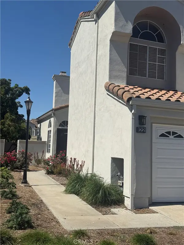 122 Almador, Irvine, CA 92614
