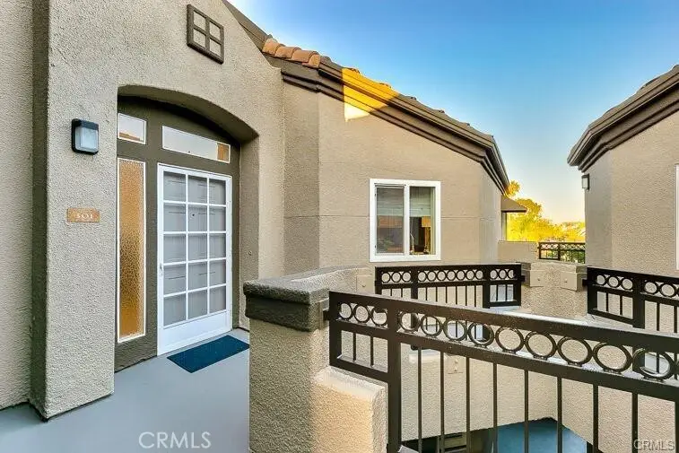 420 Lake #301, Huntington Beach, CA 92648 - #2
