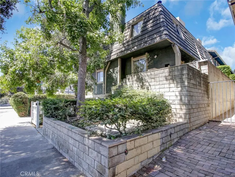 379 N Mentor Avenue #1, Pasadena, CA 91106 - #2