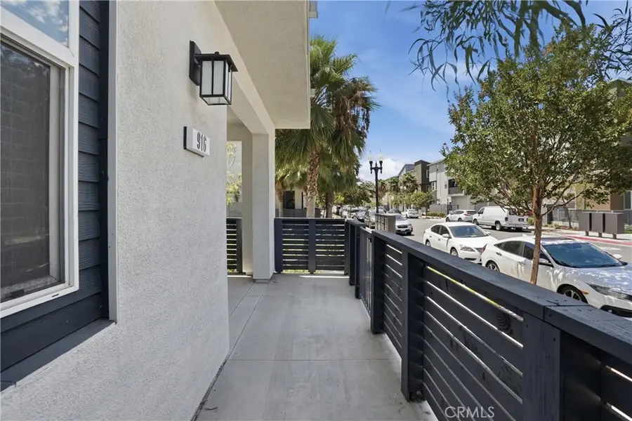 916 E 3rd St, Santa Ana, CA 92701 - #3