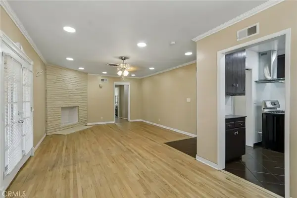 13155 Gault, Los Angeles, CA 91605