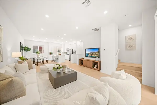 271 Lynx, Irvine, CA 92618