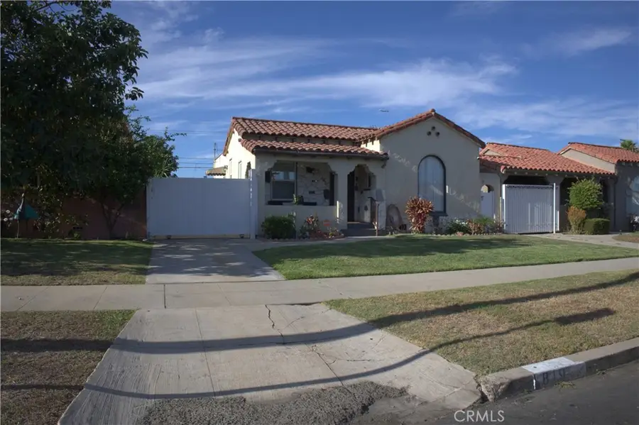 819 W 102nd St, Los Angeles, CA 90044 - #2