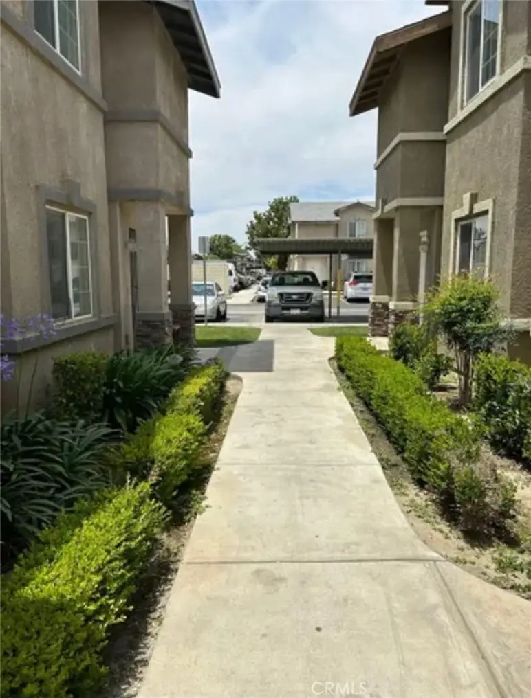 600 Hosking, Bakersfield, CA 93307 - #2