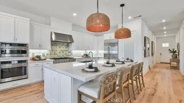 29718 Calle La Roca, Valencia, CA 91354
