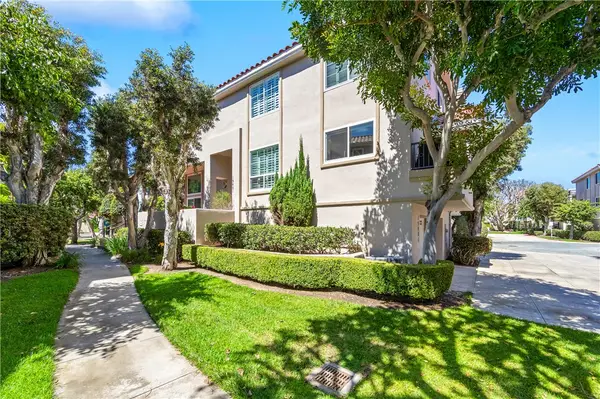 19401 Merion Circle, Huntington Beach, CA 92648