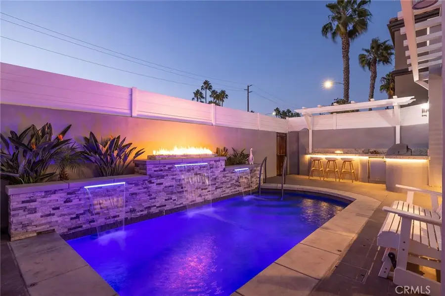 606 Goldenwest Street, Huntington Beach, CA 92648 - #2