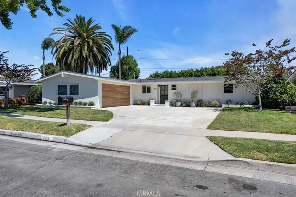 268 E Bay, Costa Mesa, CA 92627