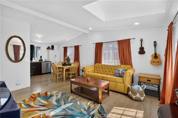 327 W Wilson #74, Costa Mesa, CA 92627