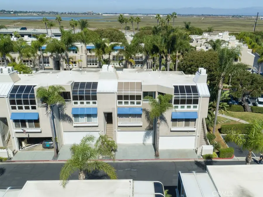 3393 Tempe, Huntington Beach, CA 92649 - #3