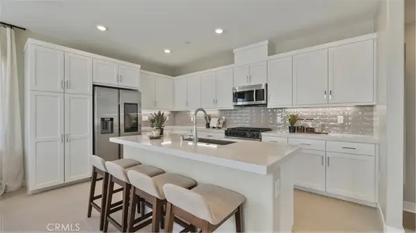 27451 Novella Lane, Valencia, CA 91381