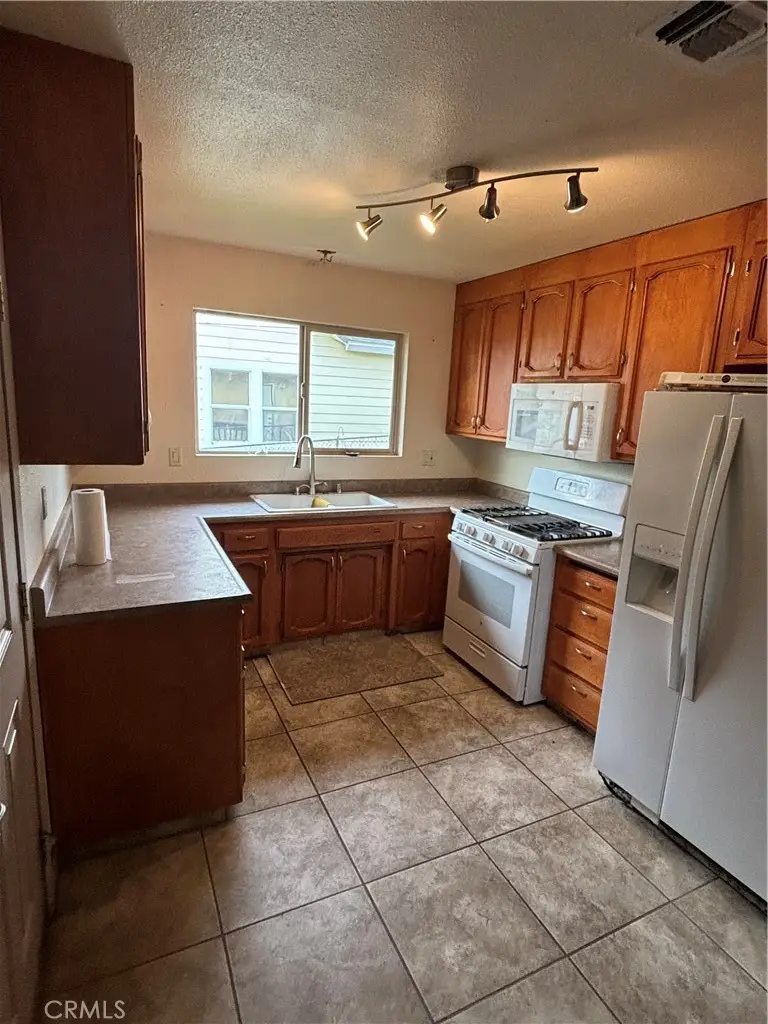 1115 Brereton, Oroville, CA 95966 - #2