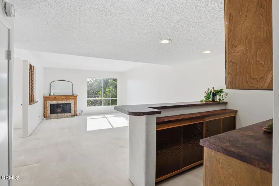 2048 Valderas Drive, Glendale, CA 91208 - Image #2