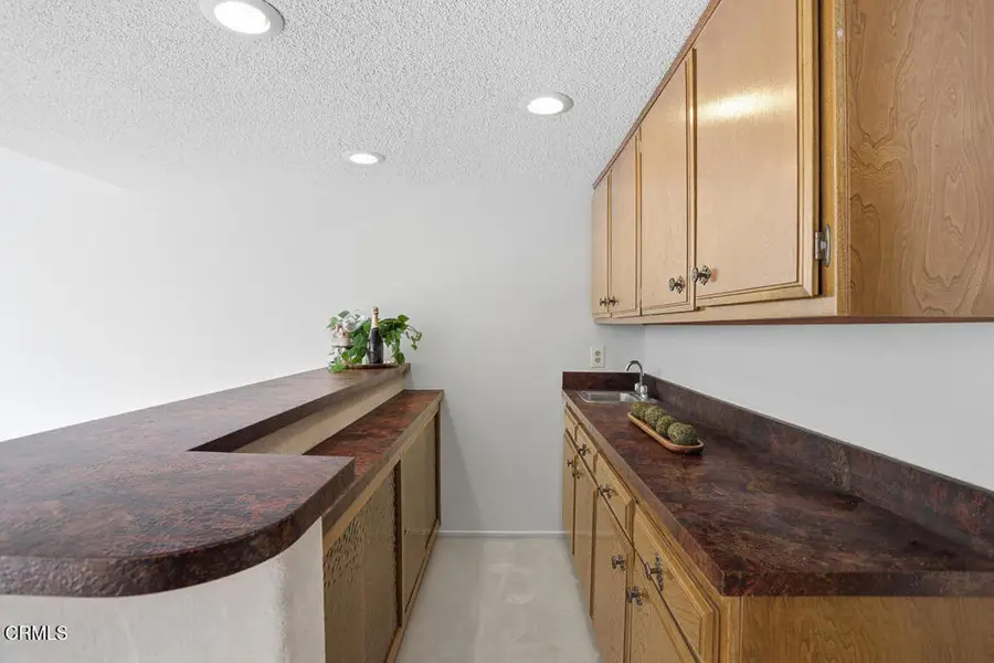 2048 Valderas Drive, Glendale, CA 91208 - Image #3