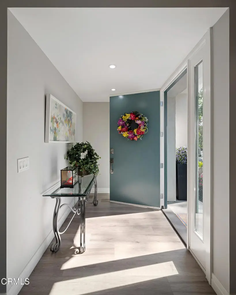 4428 Oakwood Avenue, La Canada Flintridge, CA 91011 - Image #2