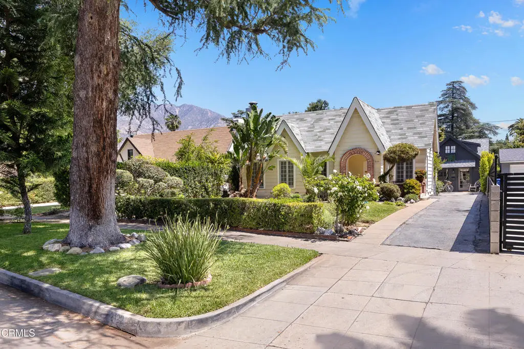 2120-2122 Navarro Avenue, Altadena, CA 91001 - #1