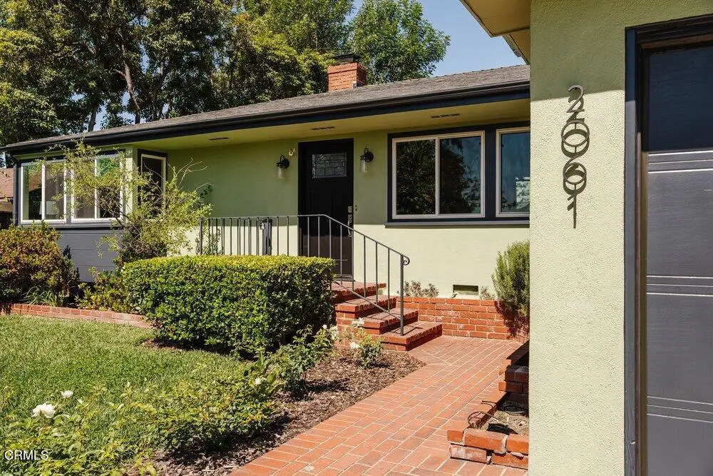 2061 N Roosevelt Avenue, Altadena, CA 91001 - #1
