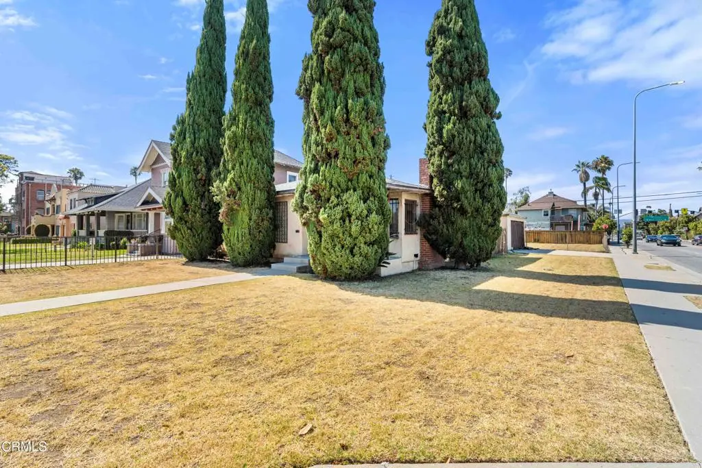 2303 W 25th Street, Los Angeles, CA 90018 - #1
